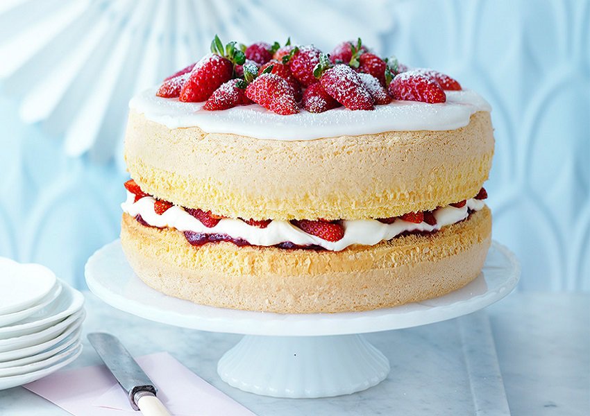 The Ultimate Sponge Cake - MamaMag